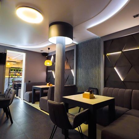 Altin Palace Comrat Exterior foto